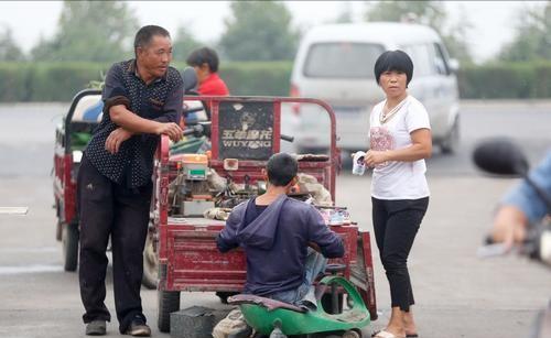 90后小伙花140万买50米船结婚,90后小伙卖掉人生第一辆车
