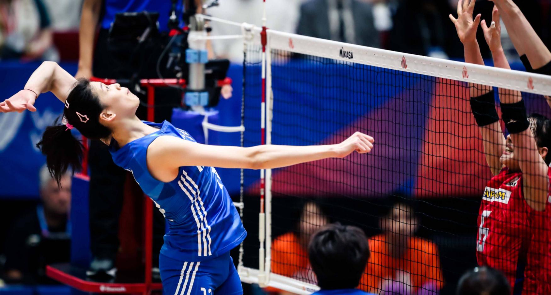 四战138扣78中+5发4拦：李盈莹完美接班朱婷1点成世联赛之冠