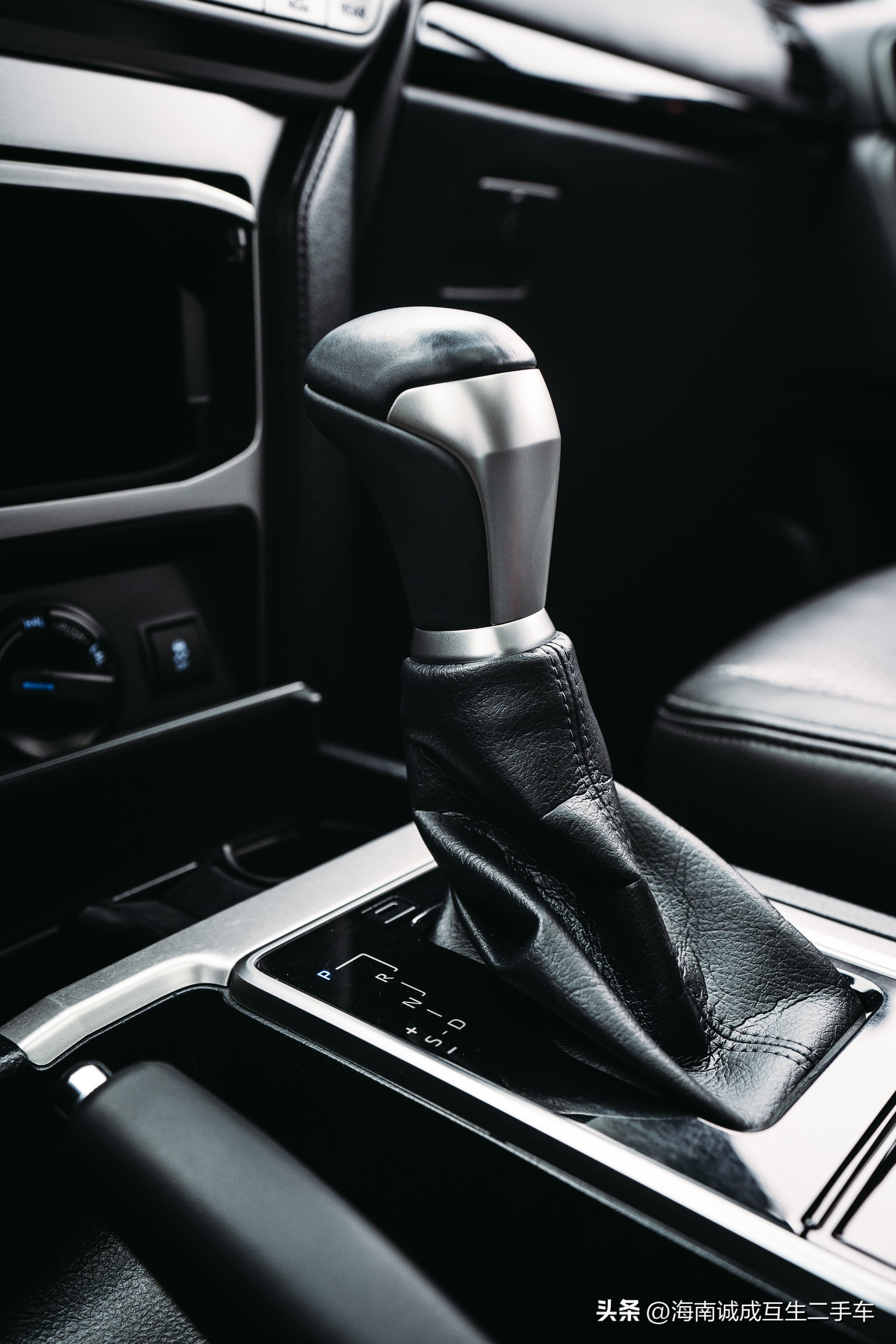 2024款丰田普拉多中东版,18款丰田普拉多中东版4.0顶配