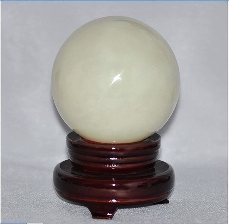 内蒙好司机王占奎：雪夜救老头，获赠小泥球，36年后发现价值2亿