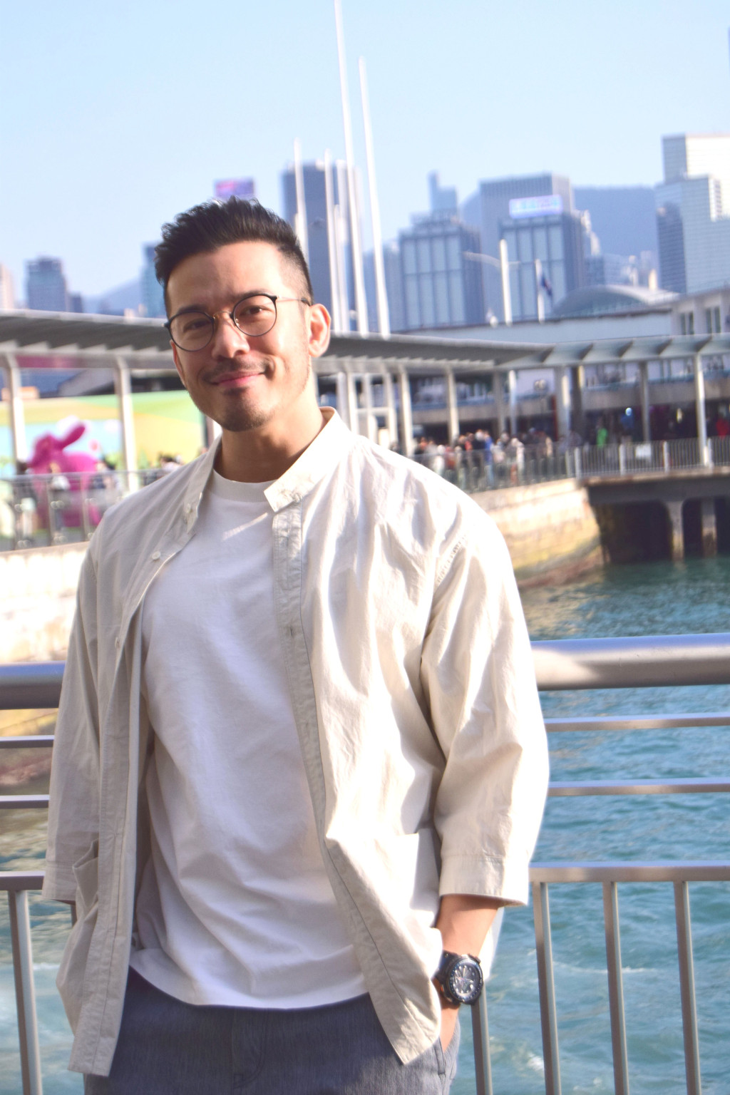 女友被嘲香港男星回怼网友:娱乐圈男*鸭做**女*鸡做**?有钱就被人包?