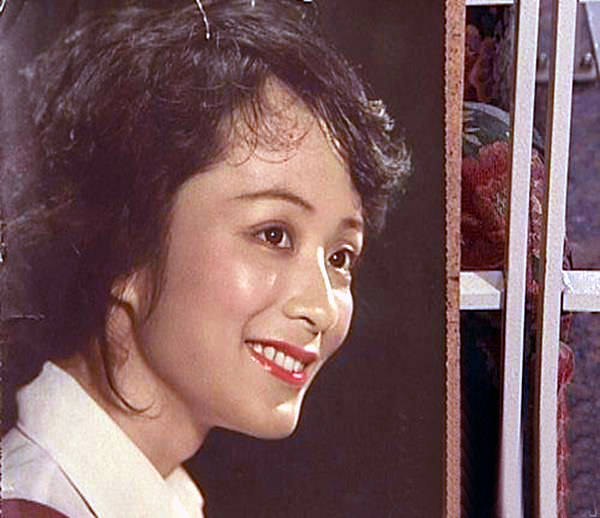 王洁实悼念歌唱家谢莉斯,歌唱家王洁实与谢莉斯分别多大