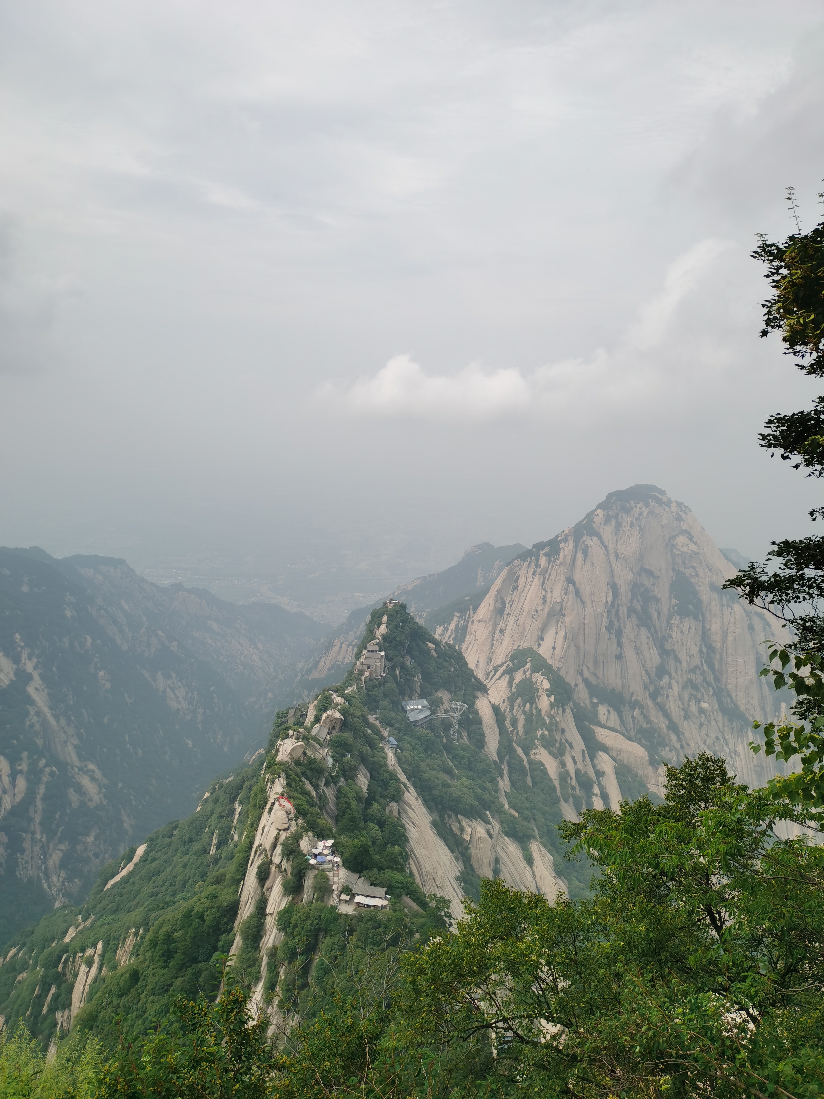 徒步华山悲惨场景,徒步华山要过哪些景观