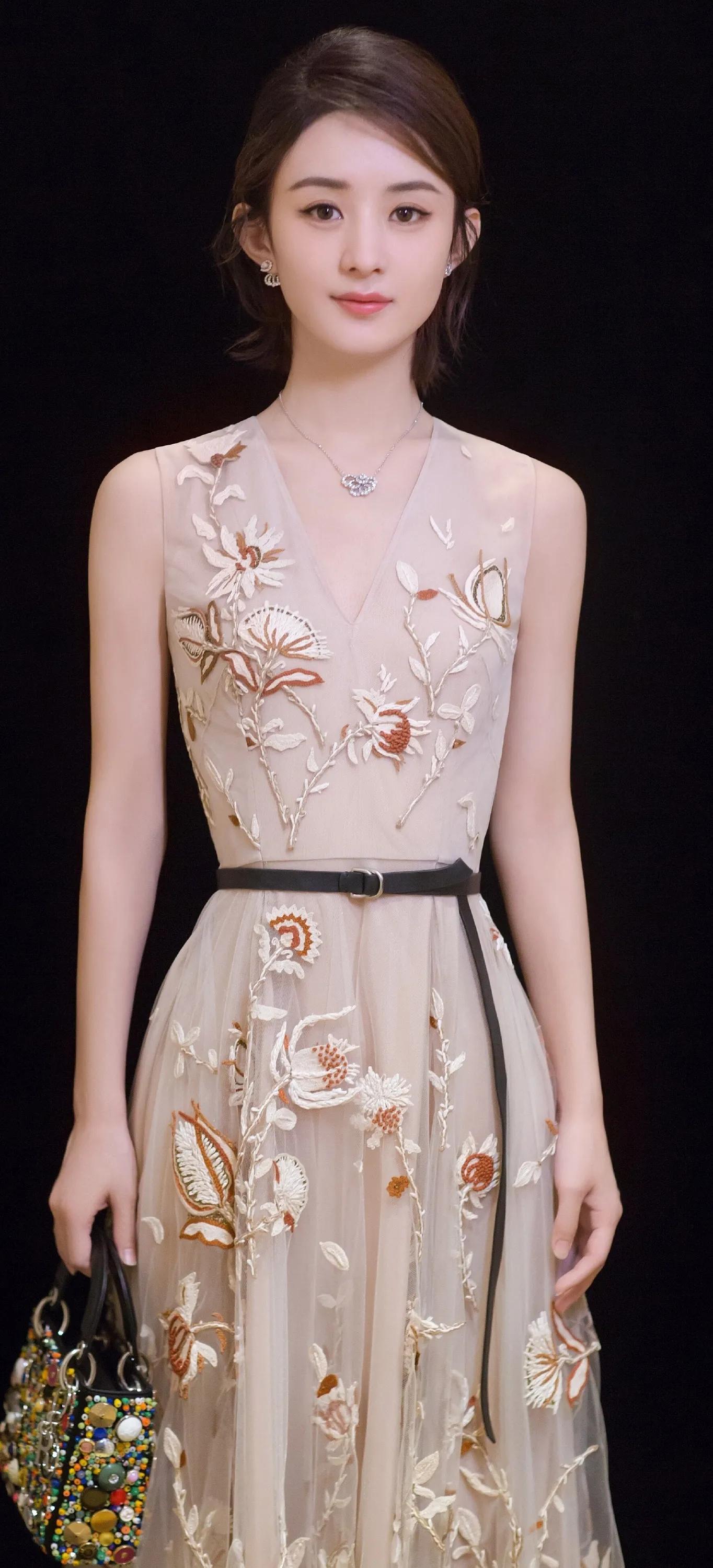 女明星扮嫩图片大全,扮嫩女明星年轻时