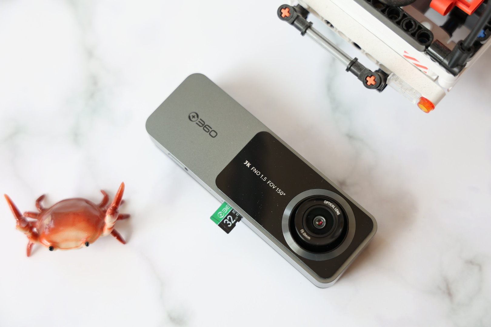 老婆要台『既要又要还要』的行车记录仪，找了半天，我最终选了它