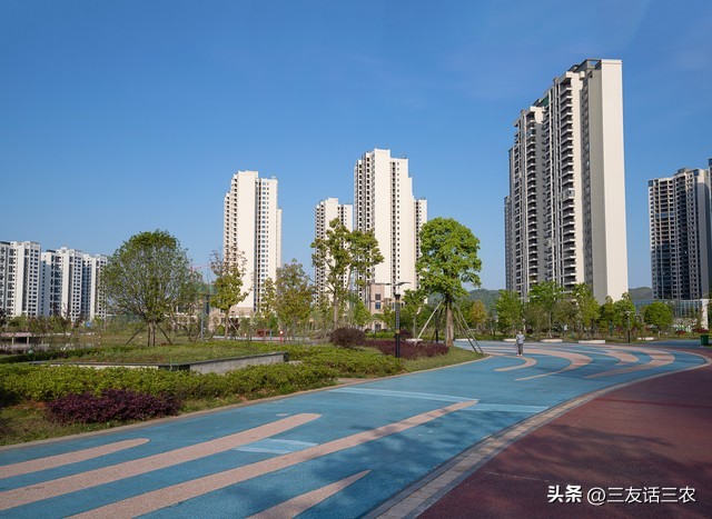 表弟干生意30年，挣了100多万，农村购置3套房子，如今后悔已晚