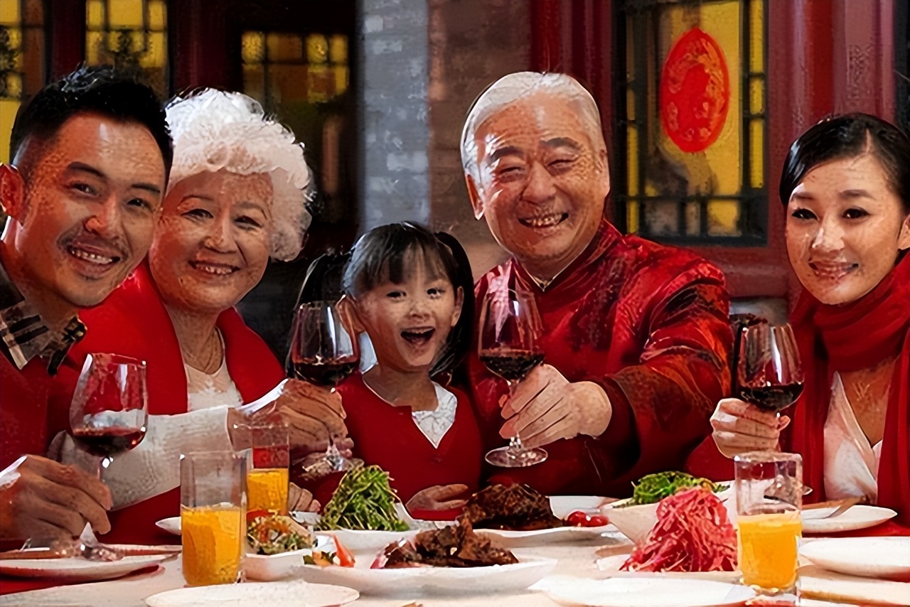 “合家欢乐”和“阖家欢乐”，用法上有啥区别？发祝福语别弄错了