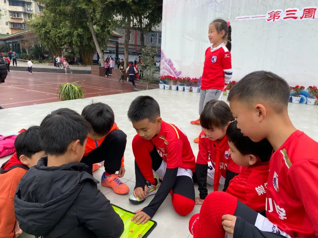 少儿足球联赛开赛,足球少年的决赛