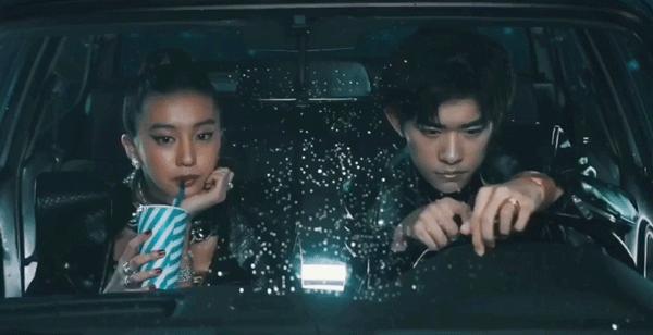 时尚芭莎肖战银发造型高清,肖战登时尚芭莎封面人物