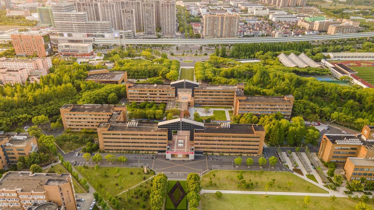 婀栧崡楂樻牎濂囪懇澶栧彿,婀栧崡鎼炵瑧澶у鍚嶇О