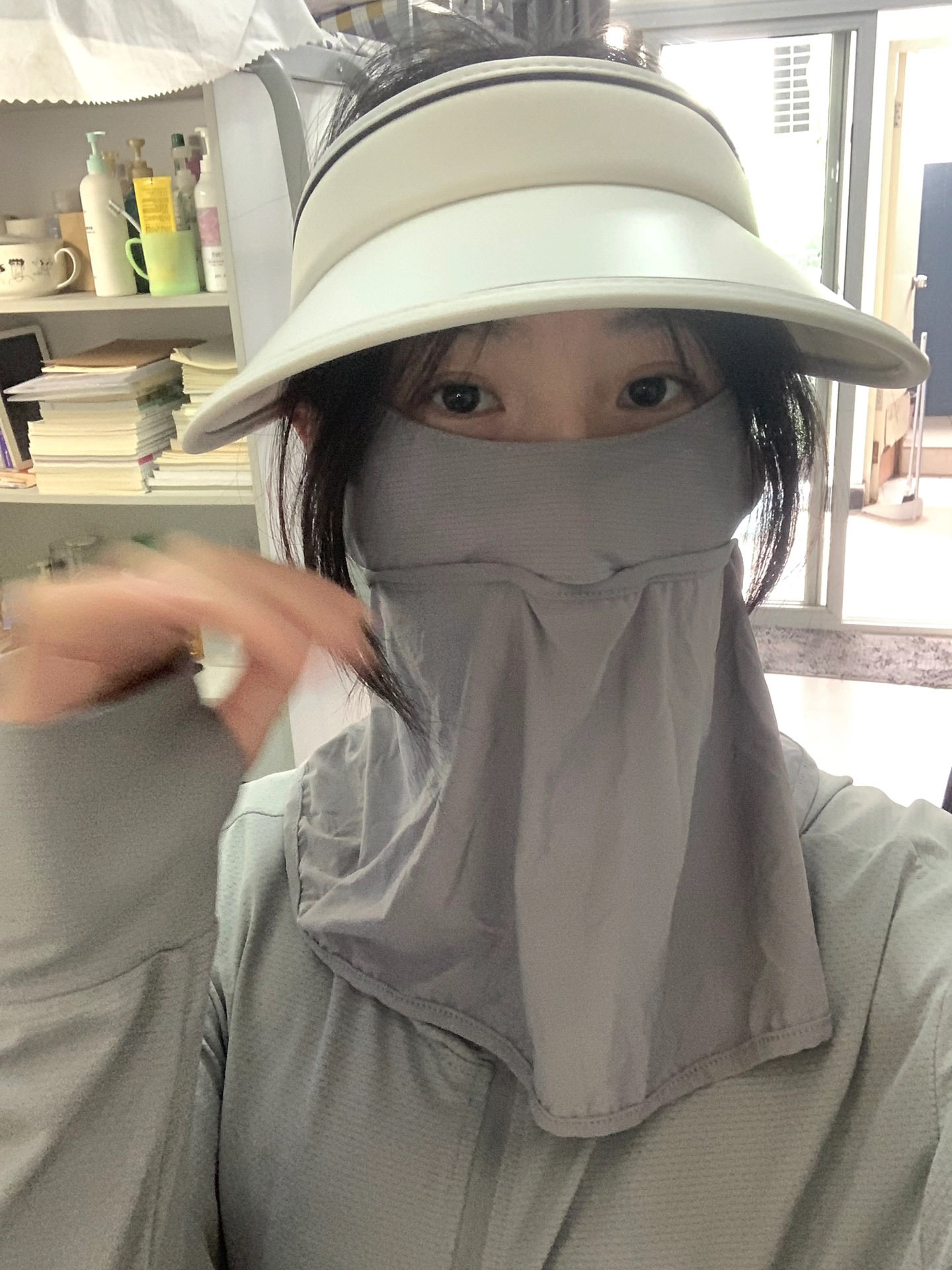 先涂防晒霜还是素颜遮瑕护肤霜,先涂防晒霜还是隔离霜化妆顺序