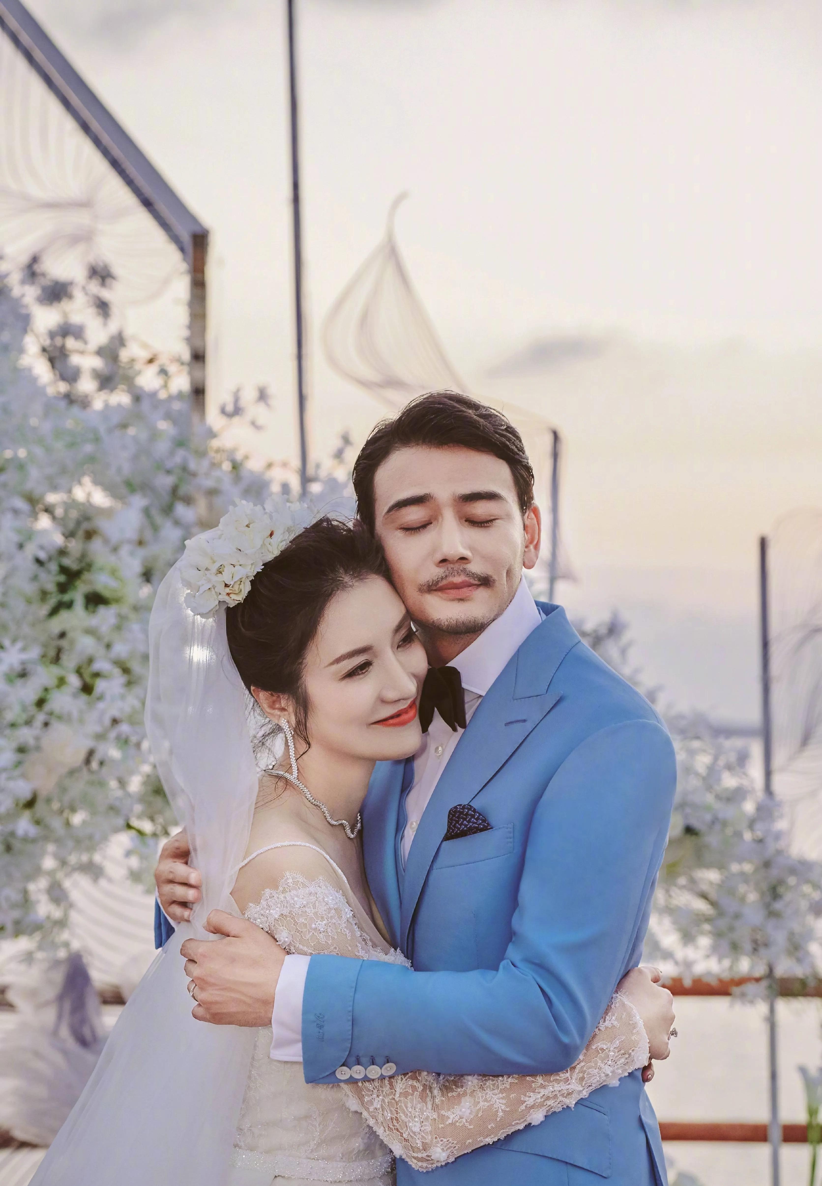 杨烁王黎雯深情相拥,杨烁王黎雯恋爱史