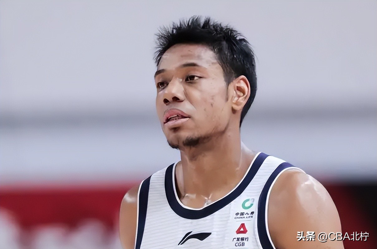 CBA三消息：山东辟谣更换主帅，祝铭震位置稳定，阿的江战略失误