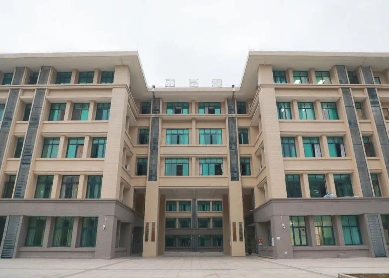 占地7000亩有五个地铁站的大学,重庆地铁4号线直达重庆图书馆