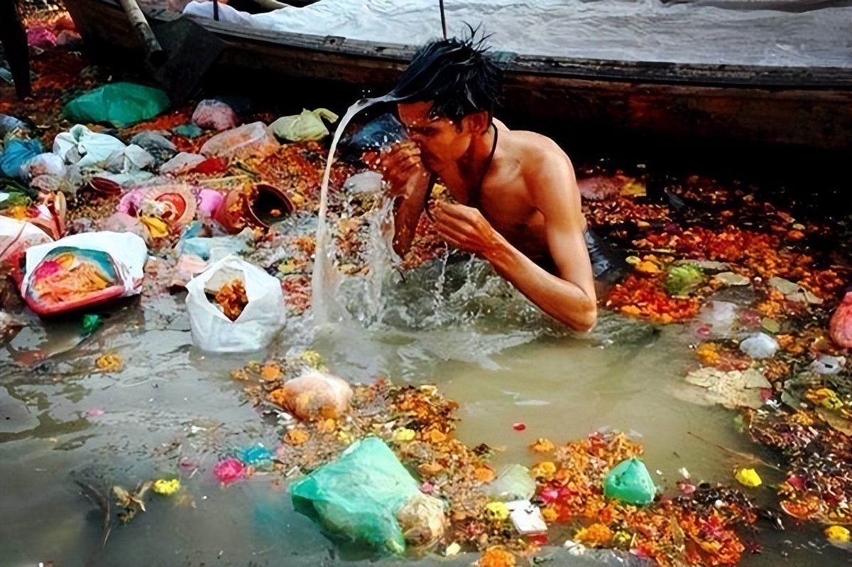 “灰姑娘”多年不孕，却获印度首富一生独宠，这个女人不简单