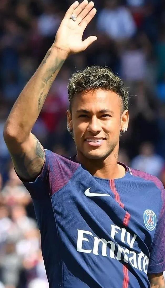 足坛进球最多的十位球星,足坛十大颜值球星