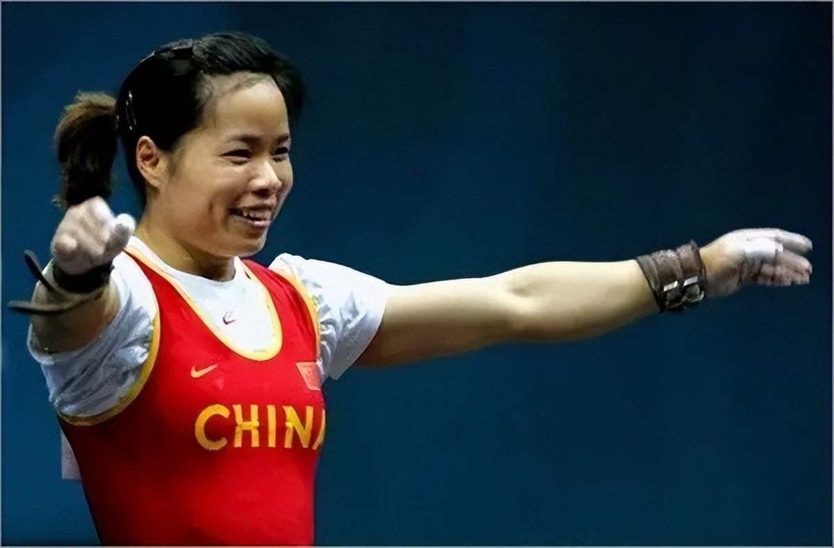 43岁奥运冠军陈艳青与64岁丈夫：他住她买的别墅，孩子跟她姓