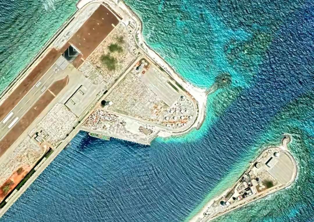 美济礁渚碧礁和永暑礁最新卫星图,南海不沉的航母是指哪个岛礁