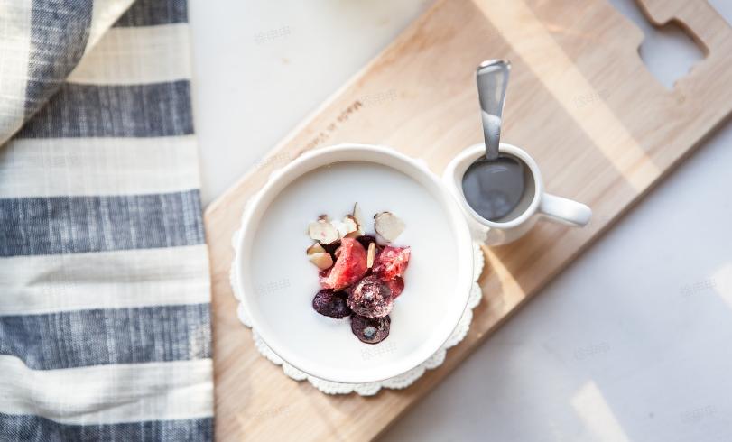 月经结束几天后有褐色分泌物腰酸,月经结束后有褐色分泌物影响排卵