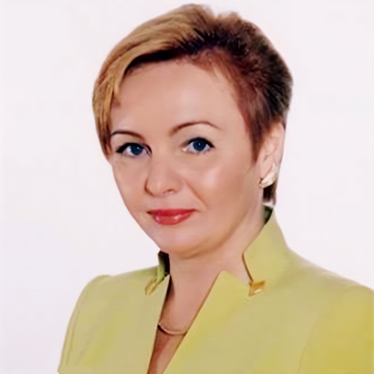 马克龙娶了24岁的老婆,马克龙娶了比自己大24岁的老师