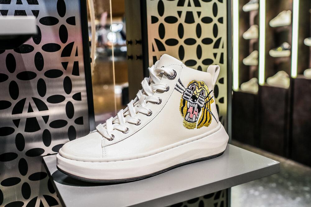 2022全球30位热门女装服装联名设计师和艺术家