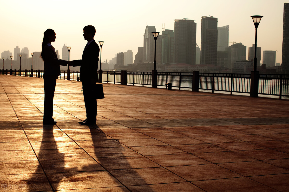 婚后依然被男性追求怎么办,女人婚内被男人追求