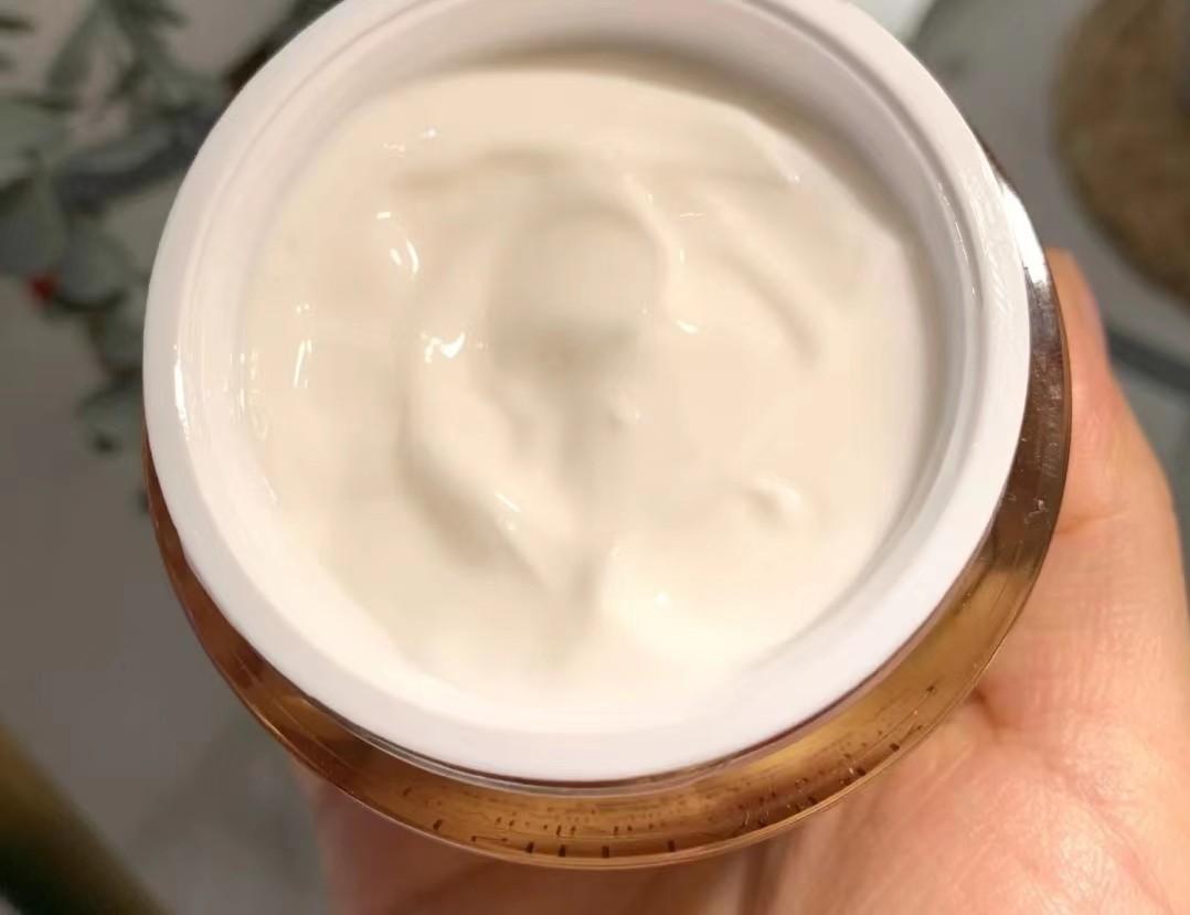 秋冬30岁用什么面霜比较好,过了三十岁女人该用什么护肤品