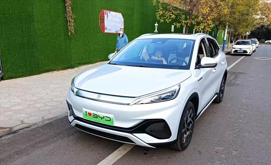 第一批绿牌车已经过了8年质保期，看到换电池的价格，还愿意买吗