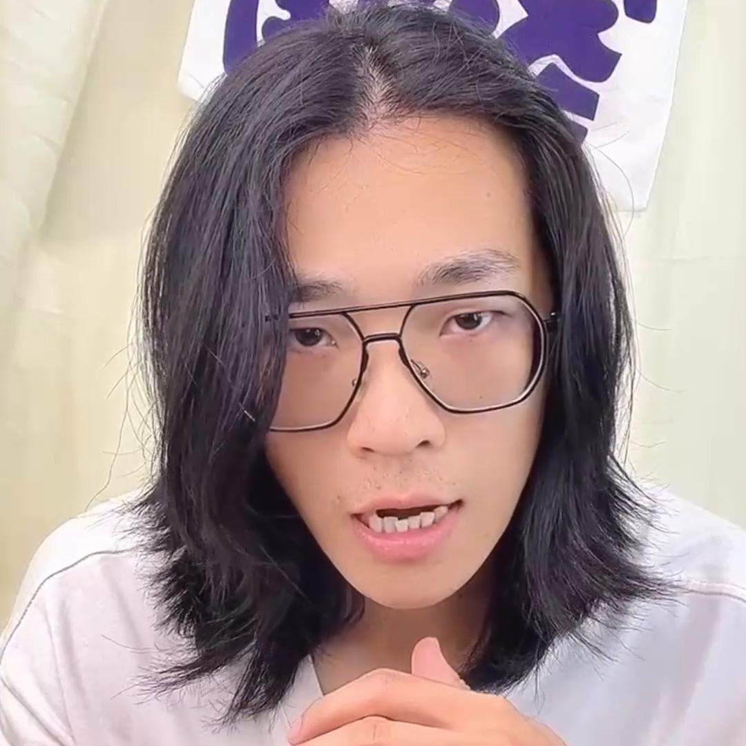 猫咪呕吐淡黄色液体,猫咪拉稀呕吐怎么办