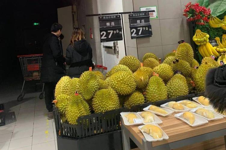 水果价格断崖式下跌,水果榴莲最低价