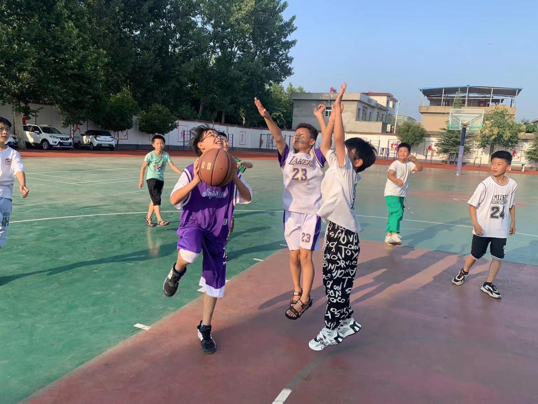 各学校开展丰富多彩的社团活动,多彩社团精彩纷呈