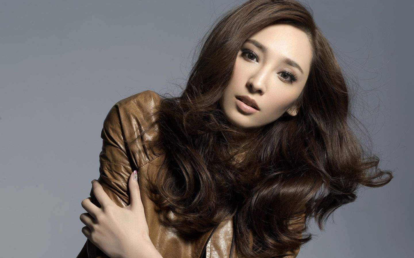 6年生4胎，被称为“富豪生育工具”，吴佩慈为何活成了笑话？