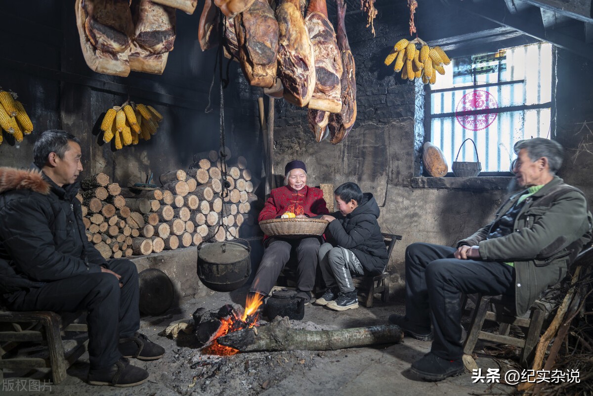 摆摊卖炒饭一年赚10万方法,一位平民女士靠卖炒饭创业成功
