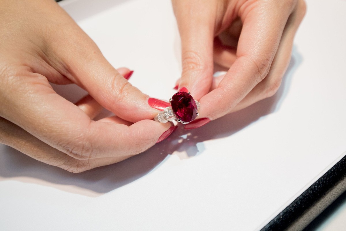 世上最昂贵的红宝石,世界上最贵的星空珠宝红宝石