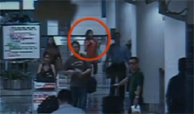 2009年，女毒贩为爱拒供黑人男友，被判死刑后哭着向父母表示忏悔