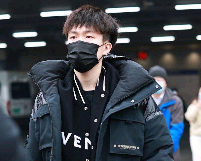 为国乒欢呼的王楚钦,王楚钦和陈梦