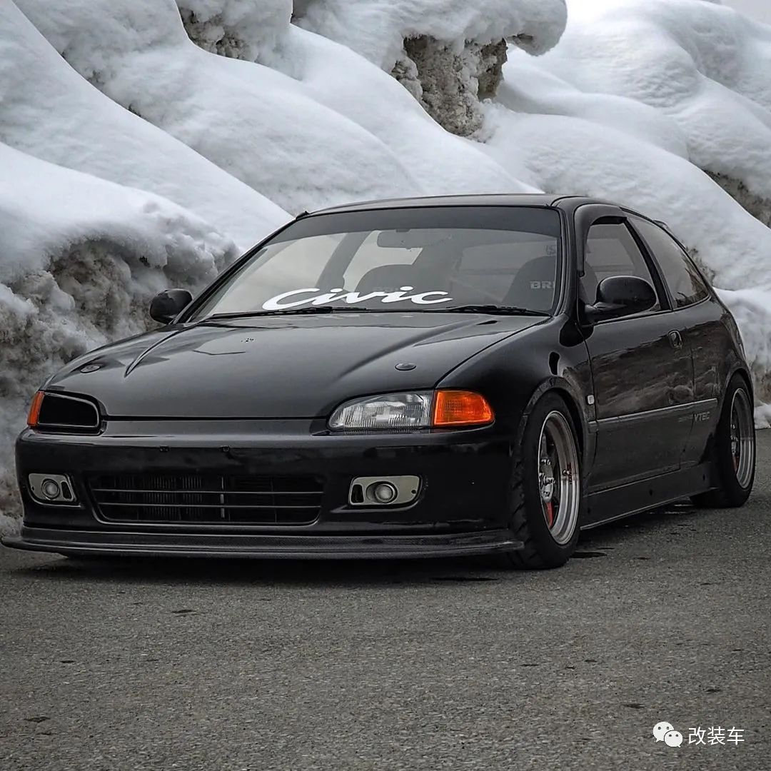 战斗范儿拉满的黑武士本田飞度GE和思域EG,兼顾素雅和张狂