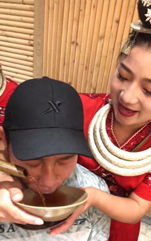 香港老戏骨内地足球赛,香港老演员70岁踢球