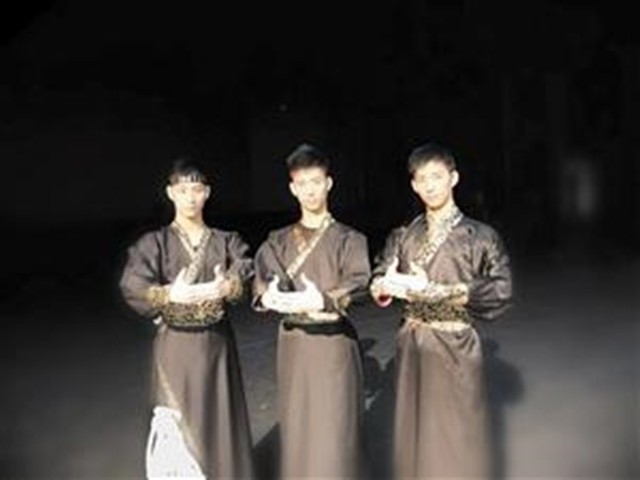 三胞胎兄弟不靠颜值靠实力：原来学舞蹈，现在成了军营男子汉