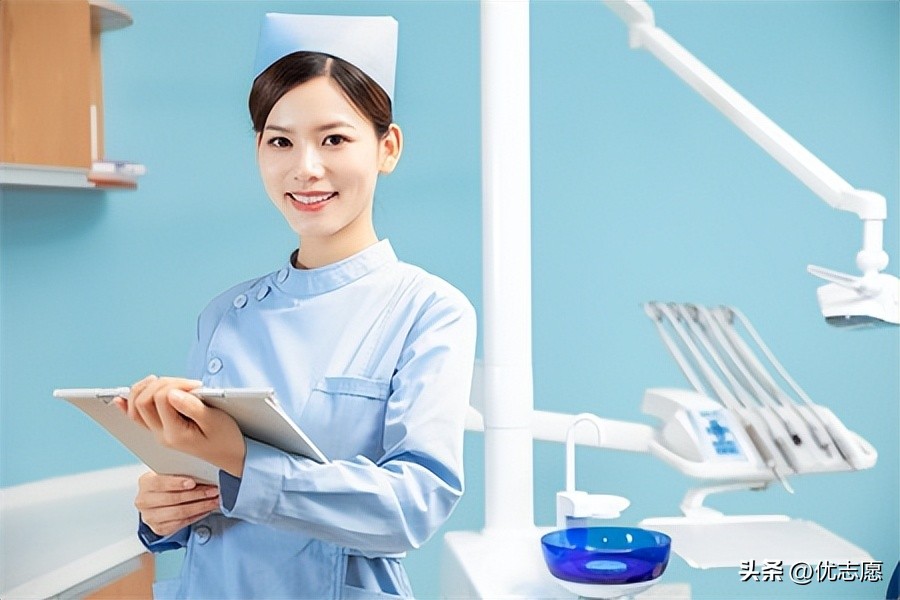 这几类专业就业压力比较大,这些专业就业稳定又吃香你会选吗