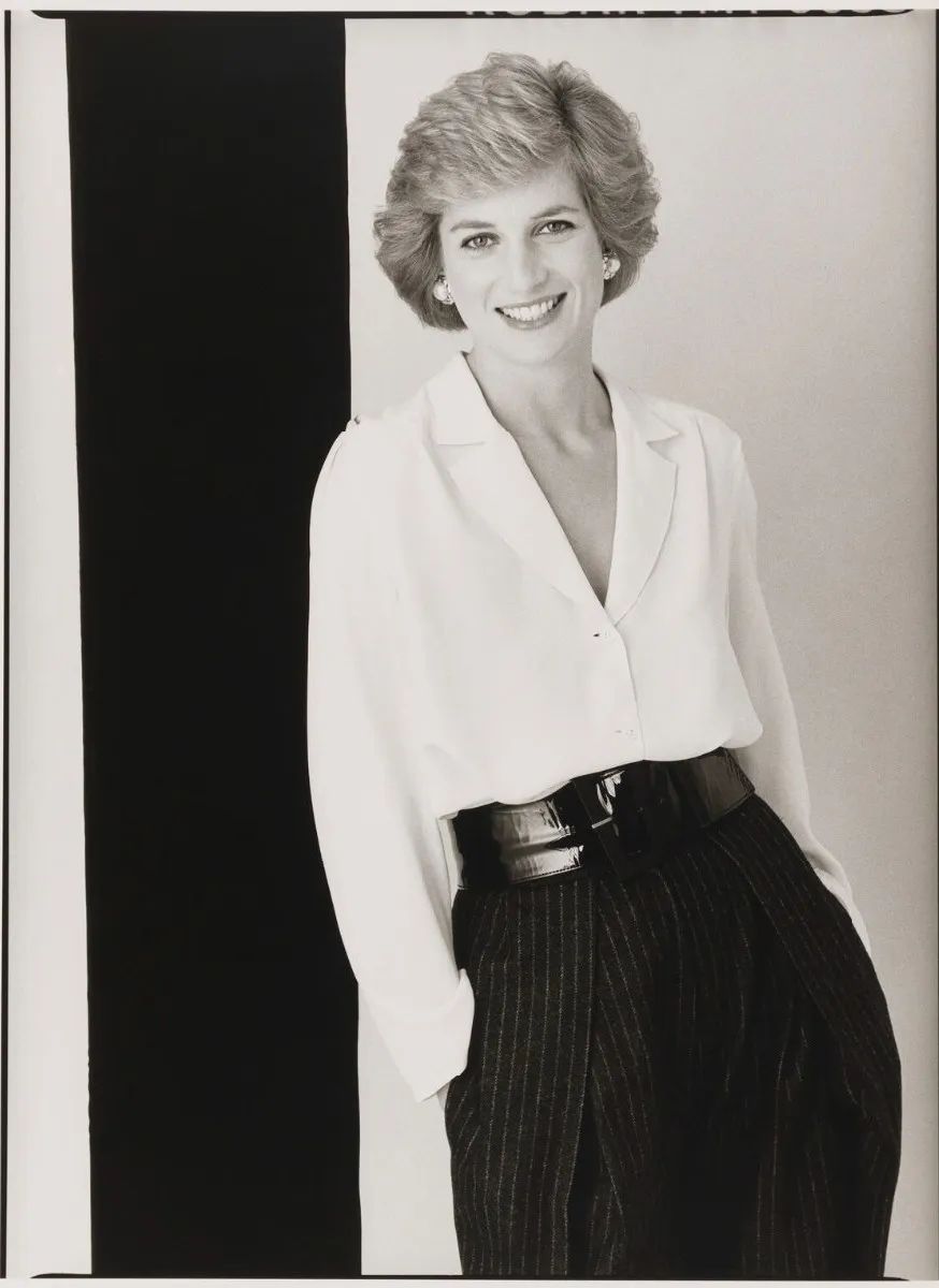 那位曾靓绝时尚圈、串起欧洲上流社会的超模为何落魄至此……