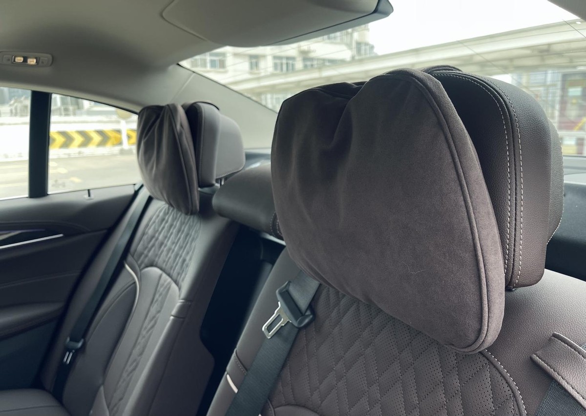 宝马5系与奔驰e级的安全性对比,宝马5系与奔驰e级销量对比2021年