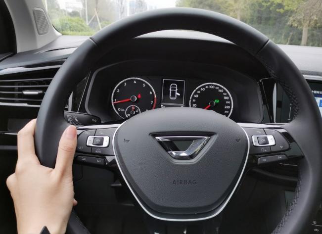 捷达vs5油耗表显示百公里10.6个油,捷达vs5加92和95号油哪个油耗低