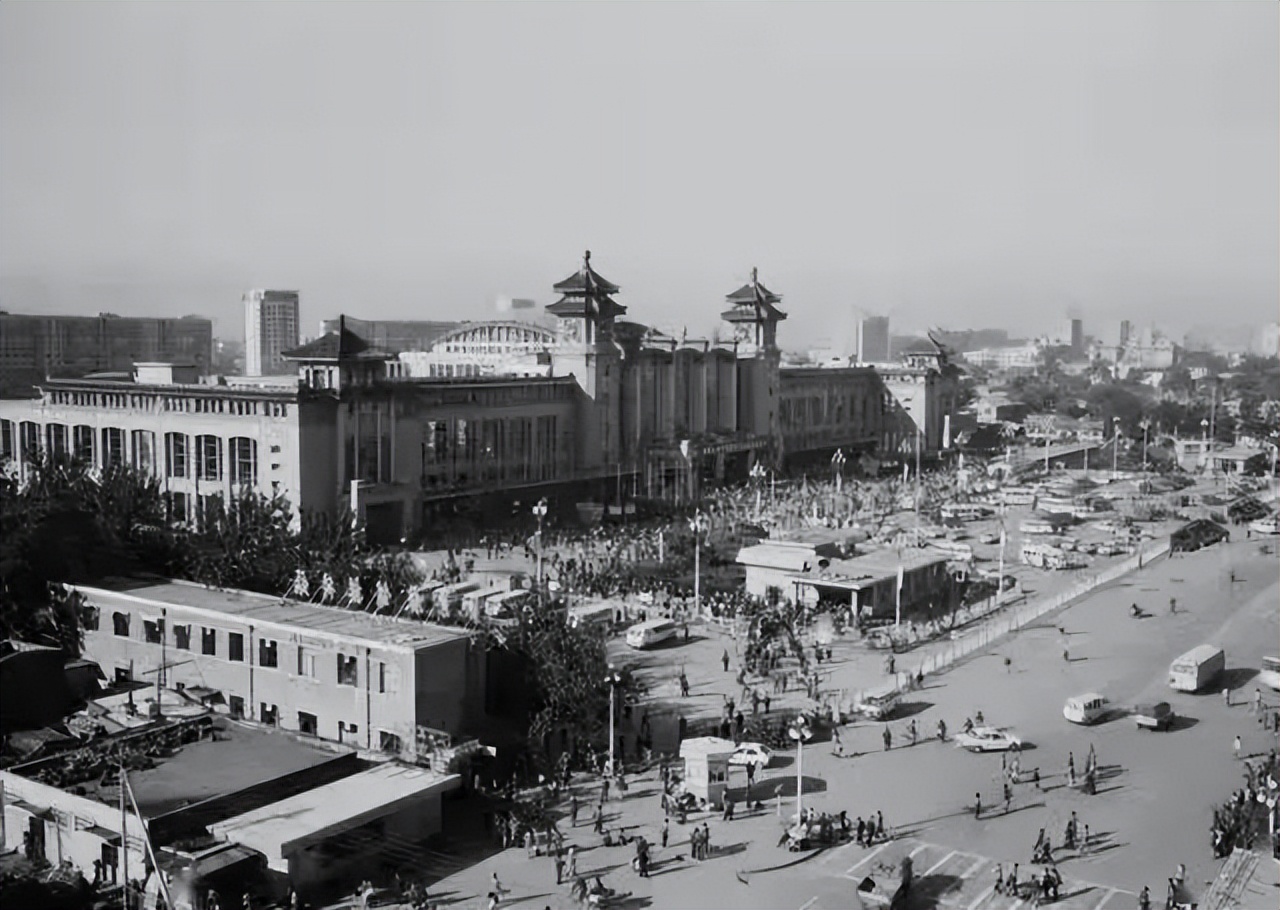 巨贪魏鹏远：骑自行车上下班，贪污3.4亿，清点时烧坏点钞机