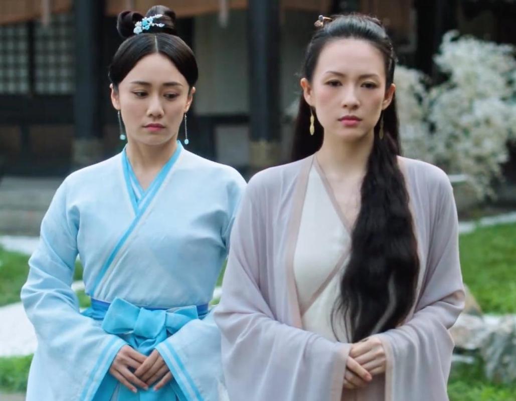 这才是刘晓庆70岁该有的样子,67岁刘晓庆穿红裙