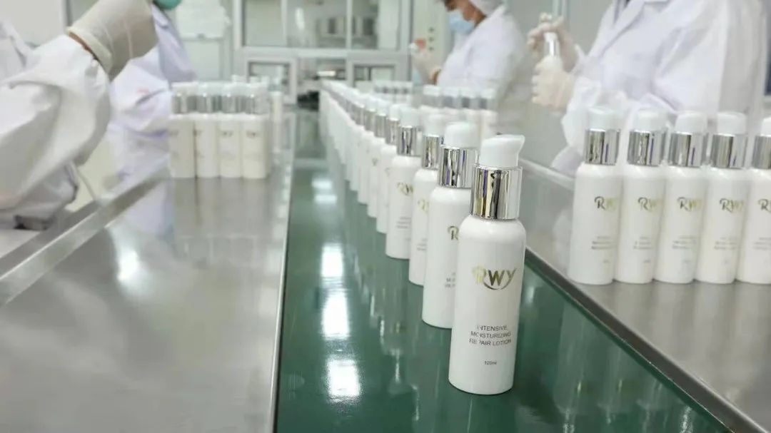 护肤界混油皮推荐美白水乳,护肤油皮干货