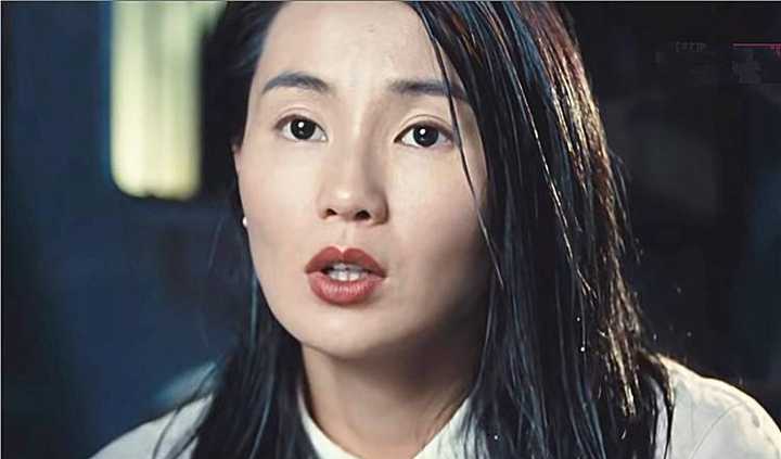 为什么明星斜视眼不明显,明星有间歇性斜视