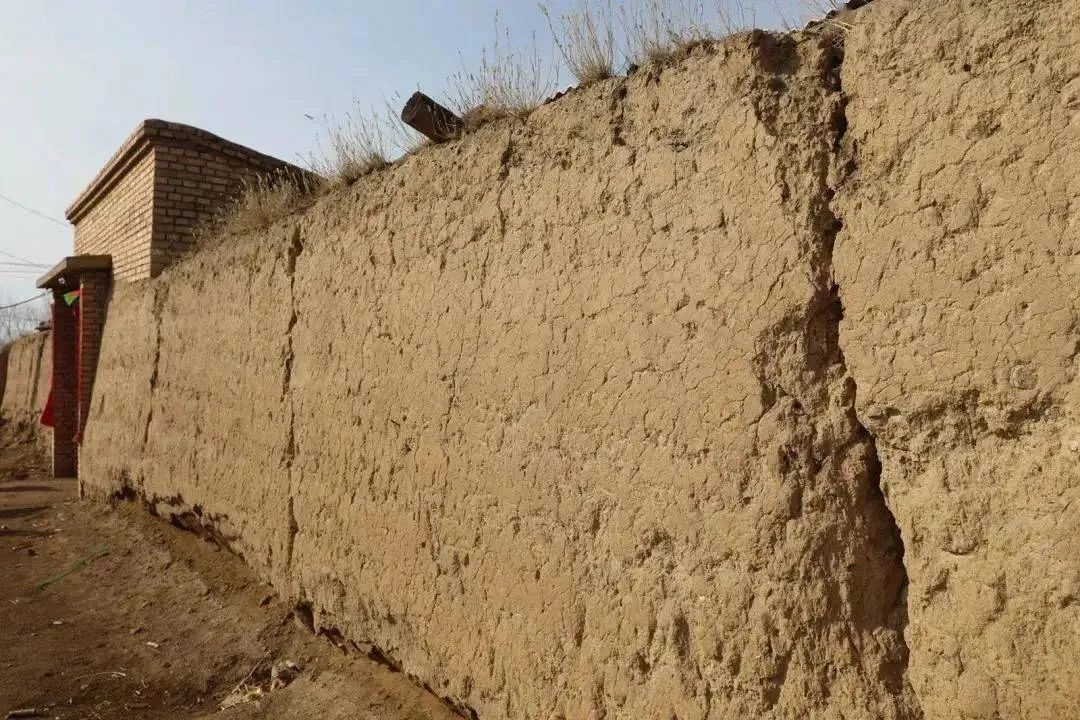 土炕土房子图片,土炕土墙