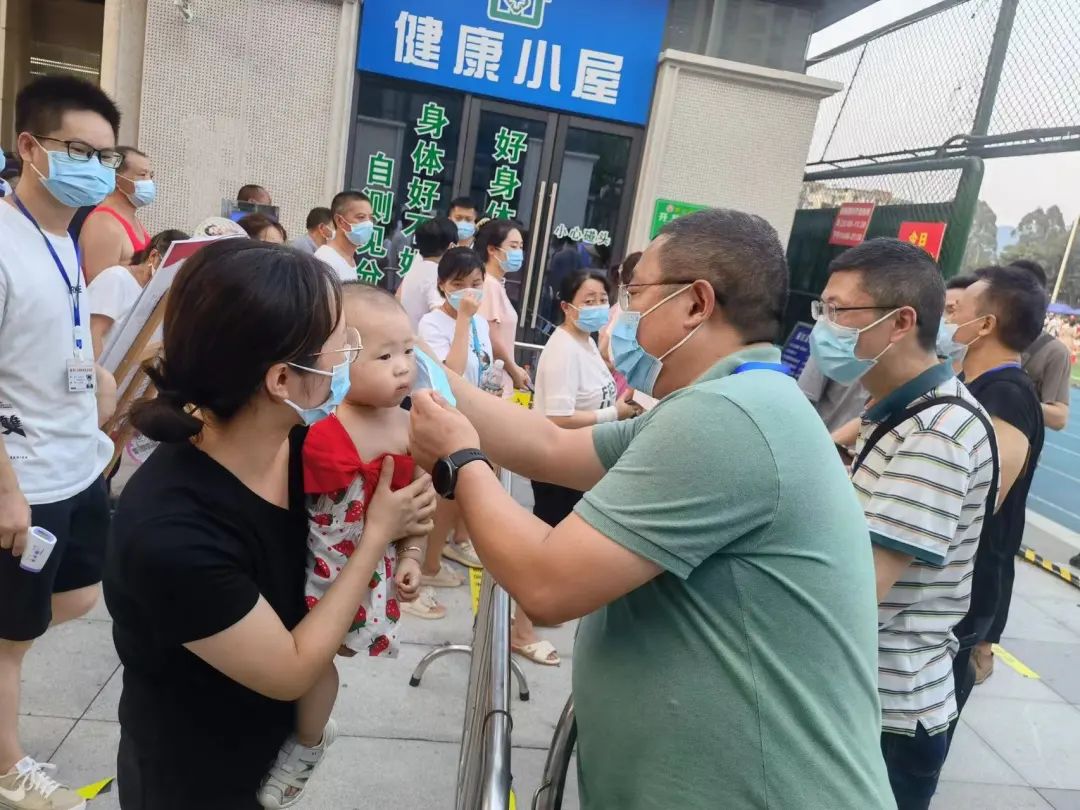 人大活动抗击疫情人大代表在行动,凝心聚力战疫情人大代表在行动