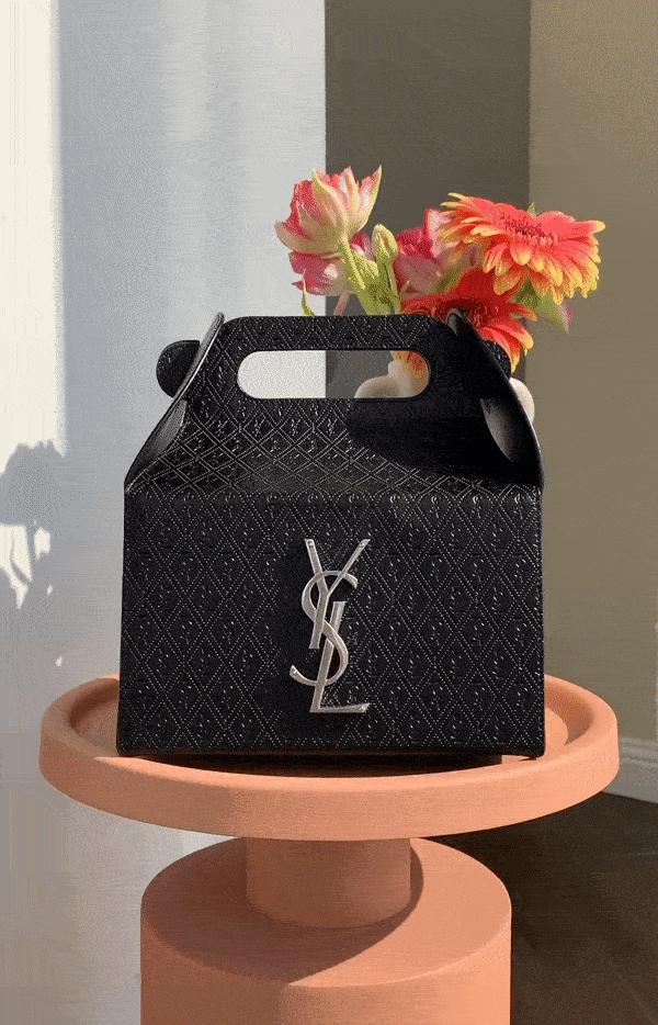 麦当劳肯德基的外卖盒身价大涨，被LV和YSL做成万元包包